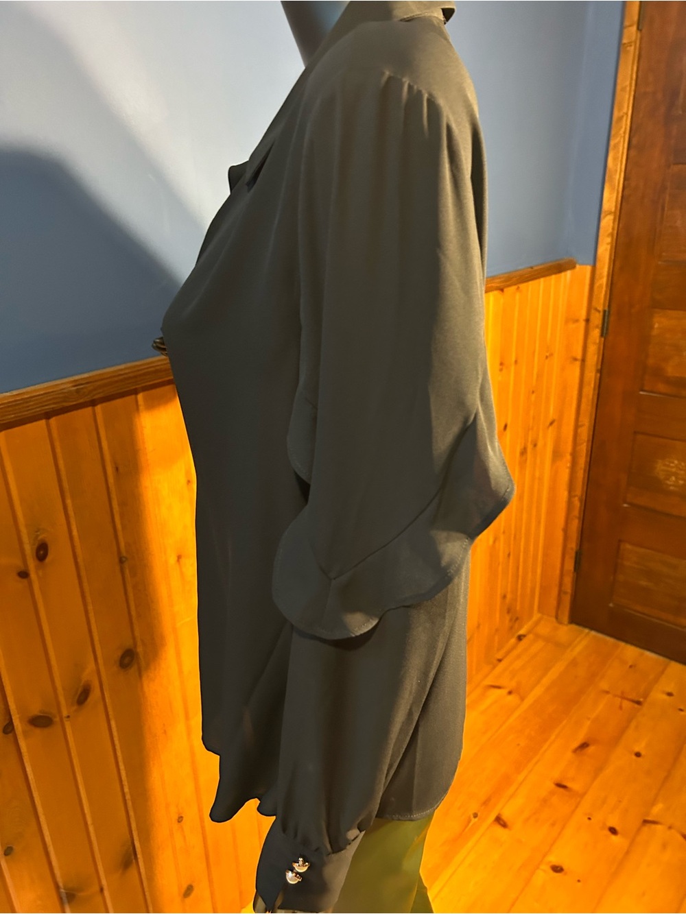 Black Button-Front Long Sleeve Blouse - Picture 3 of 6